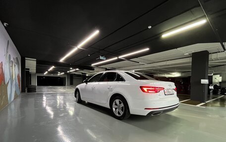 Audi A4, 2019 год, 2 600 000 рублей, 4 фотография