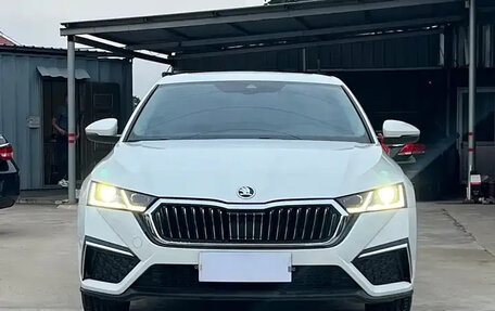 Skoda Octavia IV, 2022 год, 2 050 000 рублей, 2 фотография