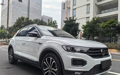 Volkswagen T-Roc I, 2022 год, 1 925 000 рублей, 3 фотография