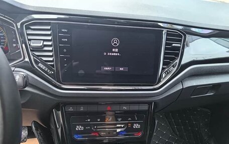 Volkswagen T-Roc I, 2022 год, 1 925 000 рублей, 13 фотография