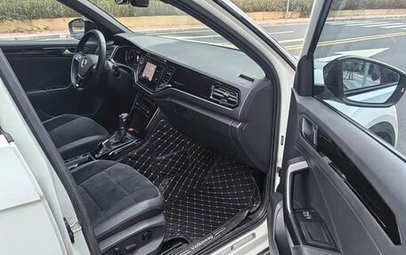 Volkswagen T-Roc I, 2022 год, 1 925 000 рублей, 21 фотография