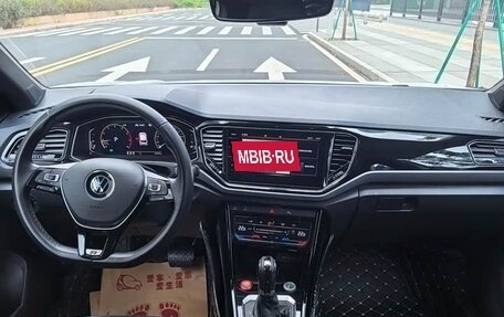 Volkswagen T-Roc I, 2022 год, 1 925 000 рублей, 19 фотография