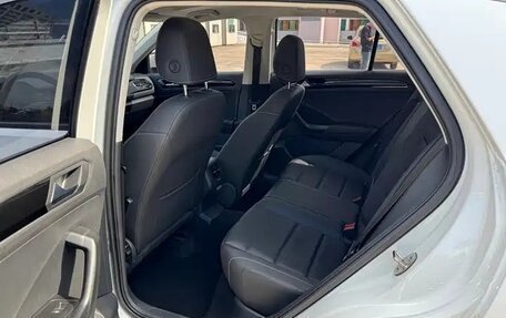 Volkswagen T-Roc I, 2022 год, 1 825 000 рублей, 12 фотография