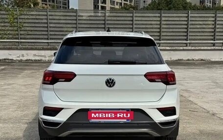 Volkswagen T-Roc I, 2022 год, 1 825 000 рублей, 6 фотография