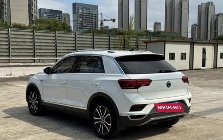 Volkswagen T-Roc I, 2022 год, 1 825 000 рублей, 7 фотография