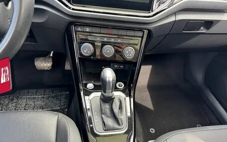 Volkswagen T-Roc I, 2022 год, 1 825 000 рублей, 11 фотография