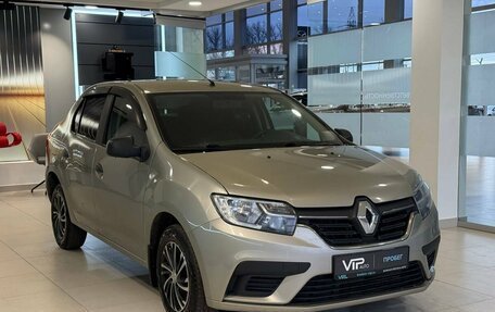 Renault Logan II, 2018 год, 797 000 рублей, 3 фотография