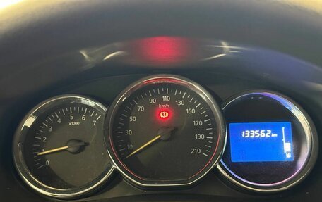 Renault Logan II, 2018 год, 797 000 рублей, 8 фотография