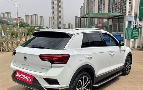 Volkswagen T-Roc I, 2021 год, 1 345 015 рублей, 3 фотография