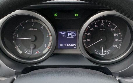 Toyota Land Cruiser Prado 150 рестайлинг 2, 2017 год, 3 670 000 рублей, 13 фотография