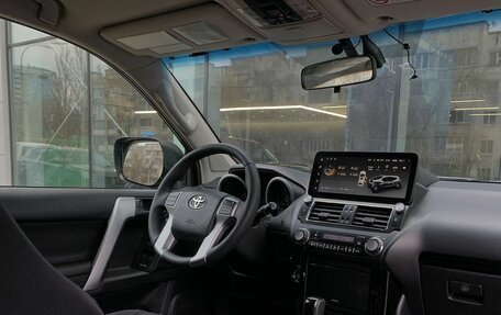 Toyota Land Cruiser Prado 150 рестайлинг 2, 2017 год, 3 670 000 рублей, 10 фотография