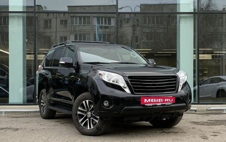 Toyota Land Cruiser Prado 150 рестайлинг 2, 2017 год, 3 670 000 рублей, 3 фотография