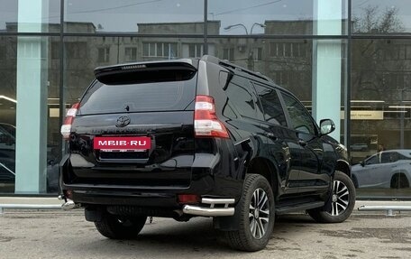 Toyota Land Cruiser Prado 150 рестайлинг 2, 2017 год, 3 670 000 рублей, 5 фотография