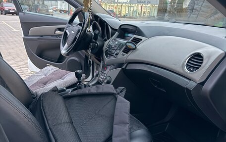 Chevrolet Cruze II, 2011 год, 640 000 рублей, 5 фотография