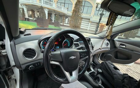 Chevrolet Cruze II, 2011 год, 640 000 рублей, 3 фотография