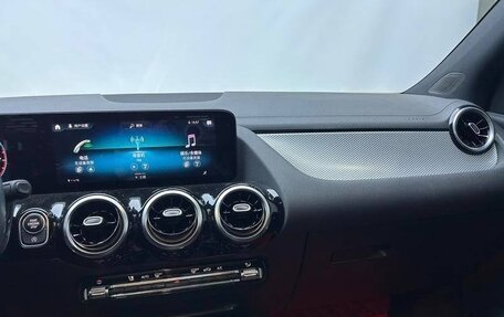 Mercedes-Benz GLA, 2021 год, 1 970 000 рублей, 11 фотография