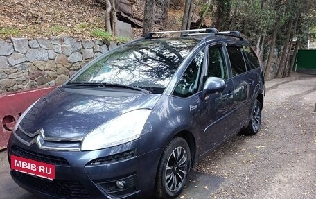 Citroen C4 Picasso II рестайлинг, 2012 год, 690 000 рублей, 3 фотография