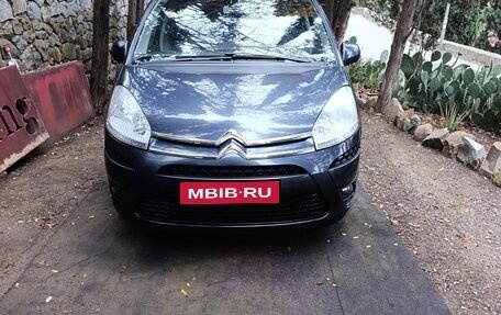 Citroen C4 Picasso II рестайлинг, 2012 год, 690 000 рублей, 1 фотография