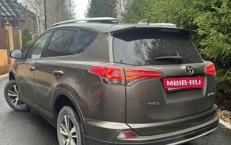 Toyota RAV4, 2017 год, 2 500 000 рублей, 3 фотография