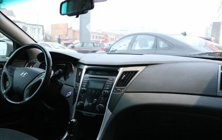 Hyundai Sonata VI, 2011 год, 1 139 000 рублей, 13 фотография