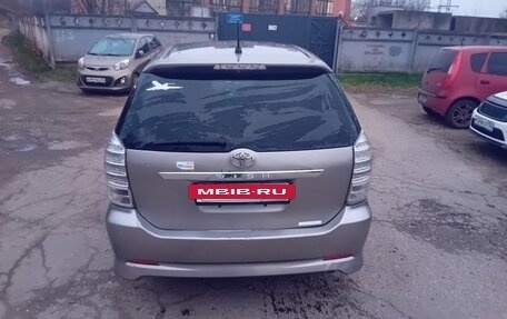 Toyota Wish II, 2005 год, 700 000 рублей, 10 фотография