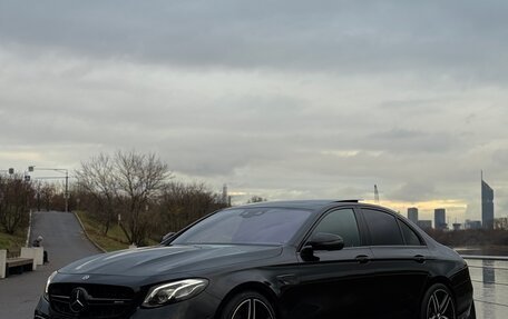 Mercedes-Benz E-Класс AMG, 2018 год, 6 500 000 рублей, 5 фотография