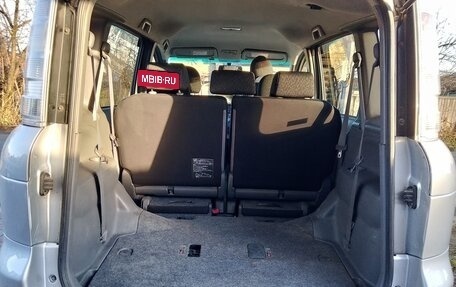 Toyota Sienta I, 2011 год, 990 000 рублей, 10 фотография