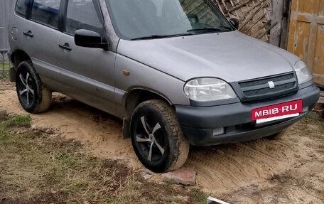 Chevrolet Niva I рестайлинг, 2003 год, 250 000 рублей, 2 фотография