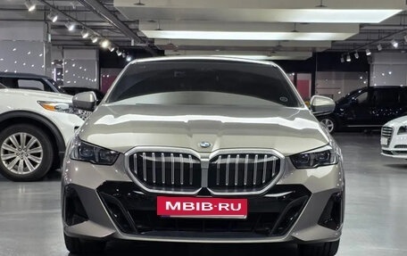 BMW 5 серия, 2024 год, 6 540 000 рублей, 2 фотография