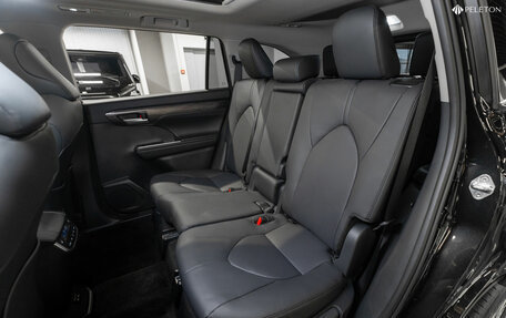 Toyota Highlander, 2025 год, 6 200 000 рублей, 12 фотография