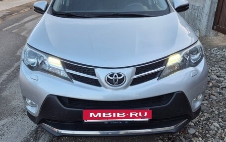 Toyota RAV4, 2014 год, 1 700 000 рублей, 12 фотография