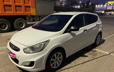Hyundai Solaris II рестайлинг, 2013 год, 700 000 рублей, 1 фотография