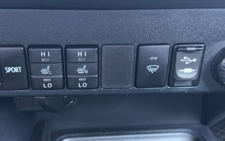 Toyota RAV4, 2015 год, 1 840 000 рублей, 14 фотография