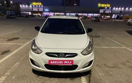 Hyundai Solaris II рестайлинг, 2013 год, 700 000 рублей, 2 фотография