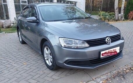 Volkswagen Jetta VI, 2014 год, 1 120 000 рублей, 2 фотография