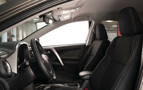 Toyota RAV4, 2017 год, 2 200 000 рублей, 8 фотография