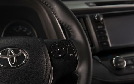 Toyota RAV4, 2017 год, 2 200 000 рублей, 13 фотография