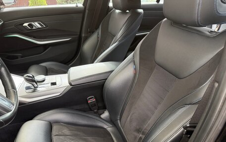 BMW 3 серия, 2019 год, 3 850 000 рублей, 18 фотография