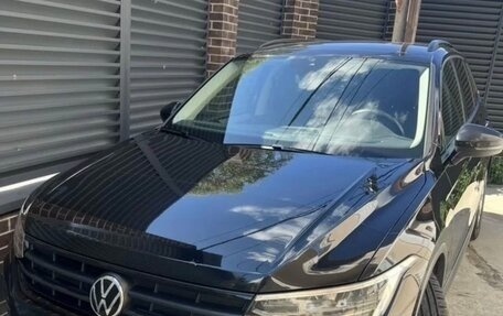 Volkswagen Tiguan II, 2021 год, 2 550 000 рублей, 1 фотография