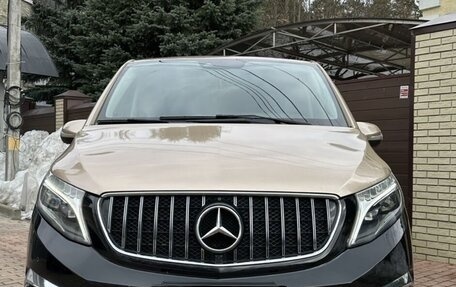Mercedes-Benz Vito, 2015 год, 7 000 000 рублей, 2 фотография