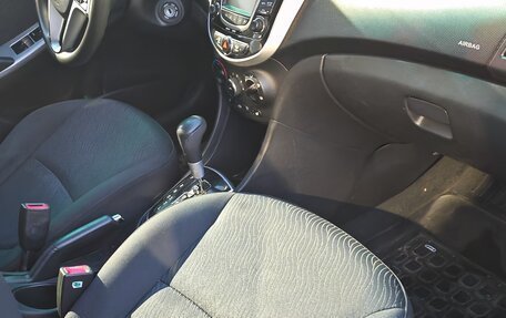 Hyundai Solaris II рестайлинг, 2011 год, 750 000 рублей, 7 фотография