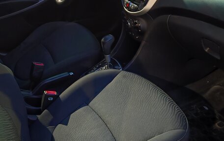 Hyundai Solaris II рестайлинг, 2011 год, 750 000 рублей, 8 фотография