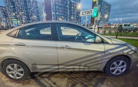 Hyundai Solaris II рестайлинг, 2011 год, 750 000 рублей, 3 фотография