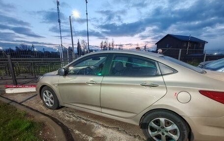 Hyundai Solaris II рестайлинг, 2011 год, 750 000 рублей, 2 фотография