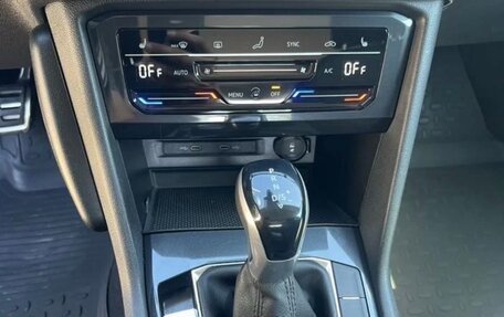 Volkswagen Tiguan II, 2021 год, 2 550 000 рублей, 6 фотография