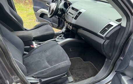 Mitsubishi Outlander III рестайлинг 3, 2007 год, 950 000 рублей, 7 фотография