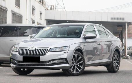 Skoda Superb III рестайлинг, 2025 год, 2 660 000 рублей, 1 фотография