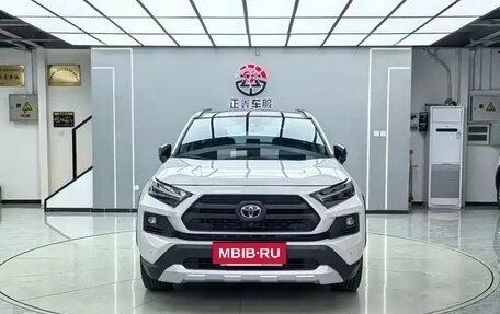 Toyota RAV4, 2025 год, 3 500 000 рублей, 3 фотография