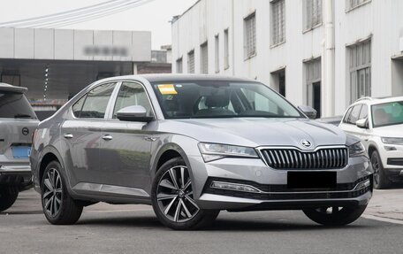 Skoda Superb III рестайлинг, 2025 год, 2 660 000 рублей, 3 фотография