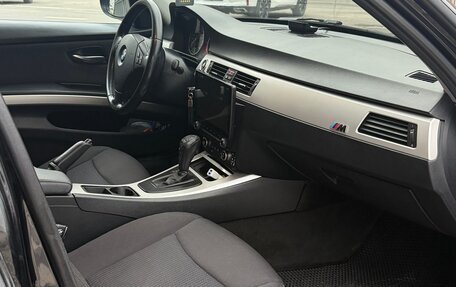 BMW 3 серия, 2010 год, 900 000 рублей, 11 фотография